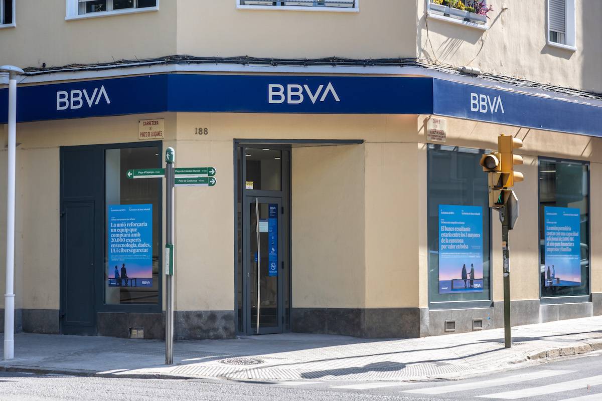 El BBVA ajorna fins a principis de setembre el període d'acceptació de l'opa al Sabadell