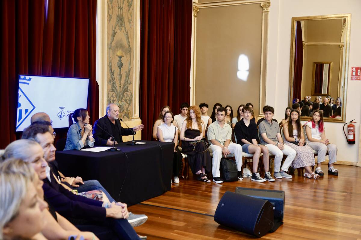 Acte de reconeixement a les millors notes de les PAU - Juanma Peláez Acte de reconeixement a les millors notes de les PAU