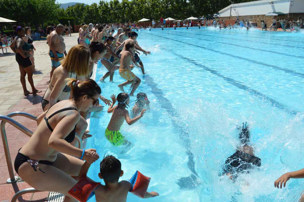 La regla del 10-20 per evitar que un infant s'ofegui a la piscina