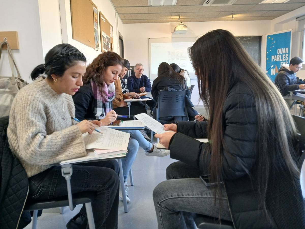 Ja pots organitzar cursos de català gratuïts al teu municipi mitjançant una nova subvenció