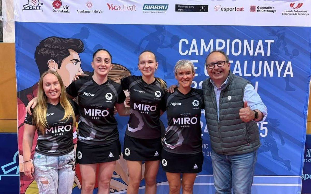 La palista amb les companyes del CTT Ganxets al Campionat de Catalunya. - Instagram / @elviraaa.rad La palista amb les companyes del CTT Ganxets al Campionat de Catalunya.