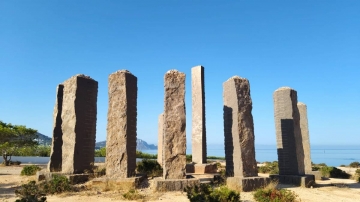 Ovnis i postes de sol: així és l'Stonehenge dels Països Catalans