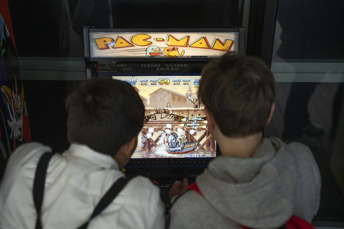 Reobri un bar de Guinardó com a saló de màquines arcade