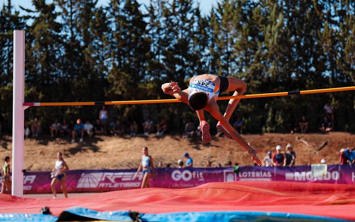 Ona Bonet fa història amb un rècord d'Espanya sub20 en salt d'alçada