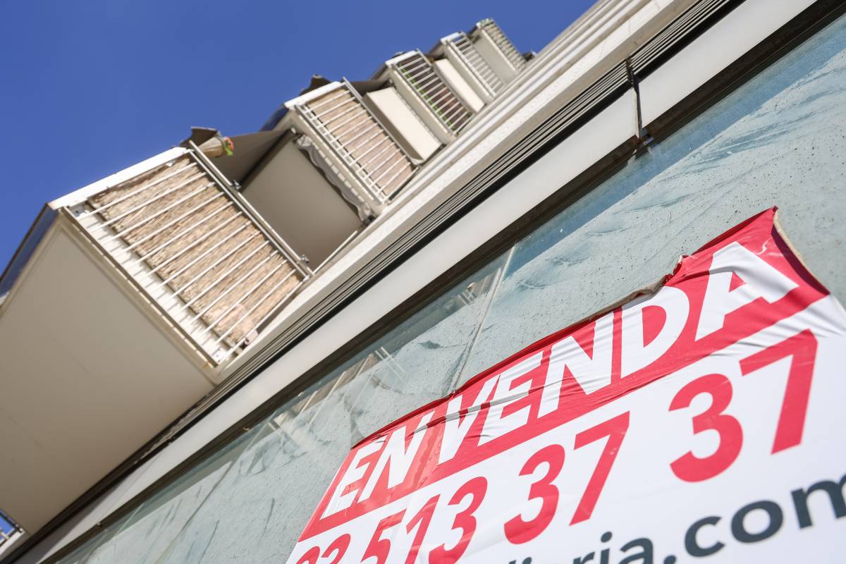 La construcció d'habitatges cau un 13% el primer semestre de 2025