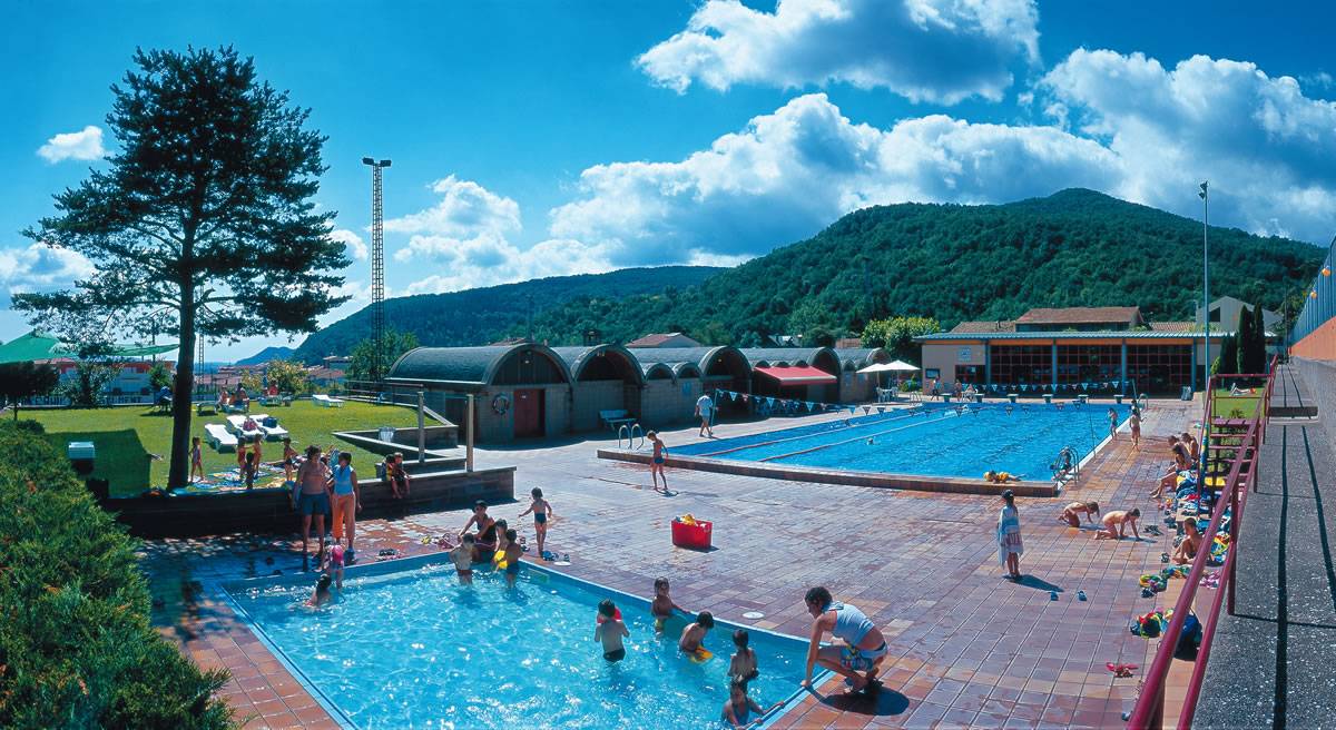 Piscines municipals de la Garrotxa: preus i horaris de 2025