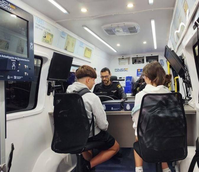 Un vehicle integral de documentació expedirà el DNI i  el passaport a Solsona 