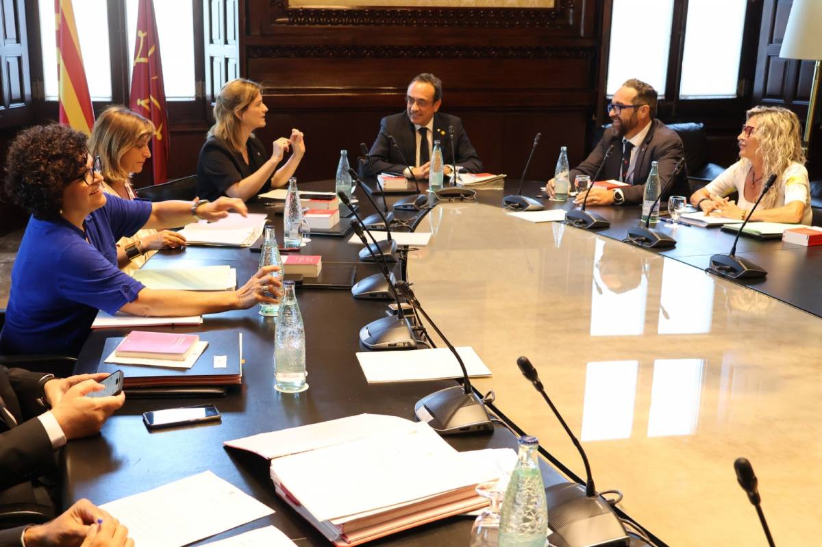 La Mesa del Parlament recomana als grups agilitzar els procediments legislatius