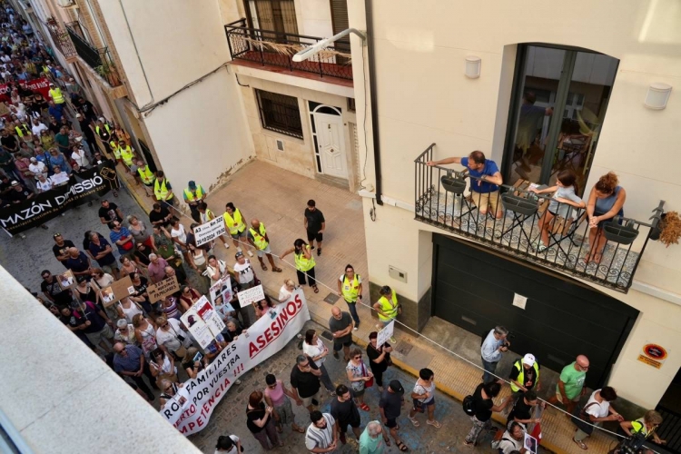 Manifestació contra Mazón a la zona zero de la dana: «No podem aguantar-lo ni un dia més»