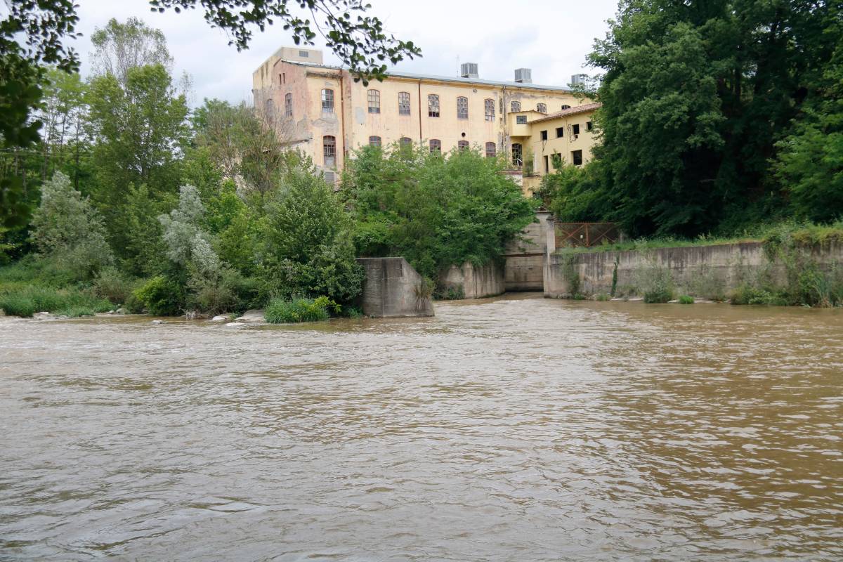 La primera hidroelèctrica recuperada per la Generalitat subministra energia a depuradores