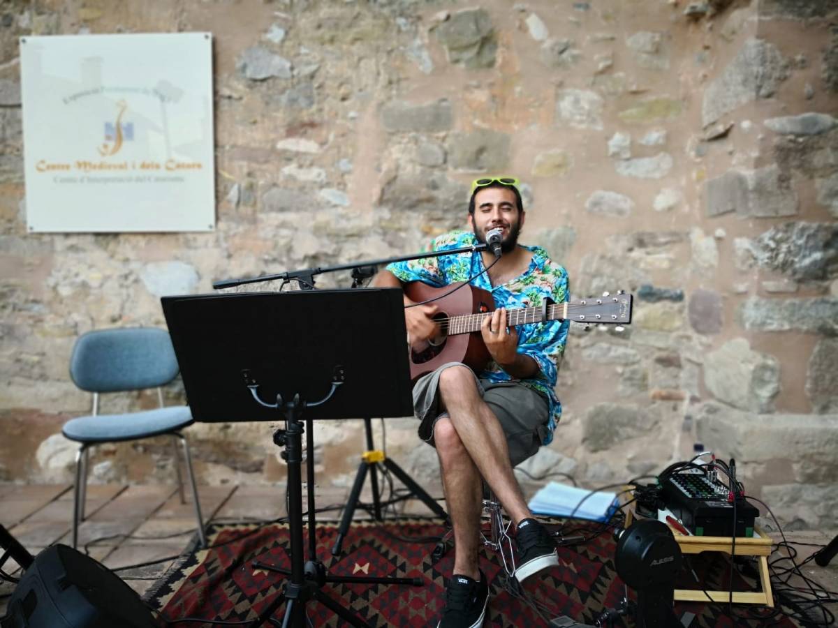 El Kiwi, en una imatge d`arxiu durant una actuació - @elkiwi_rumba El Kiwi, en una imatge d`arxiu durant una actuació