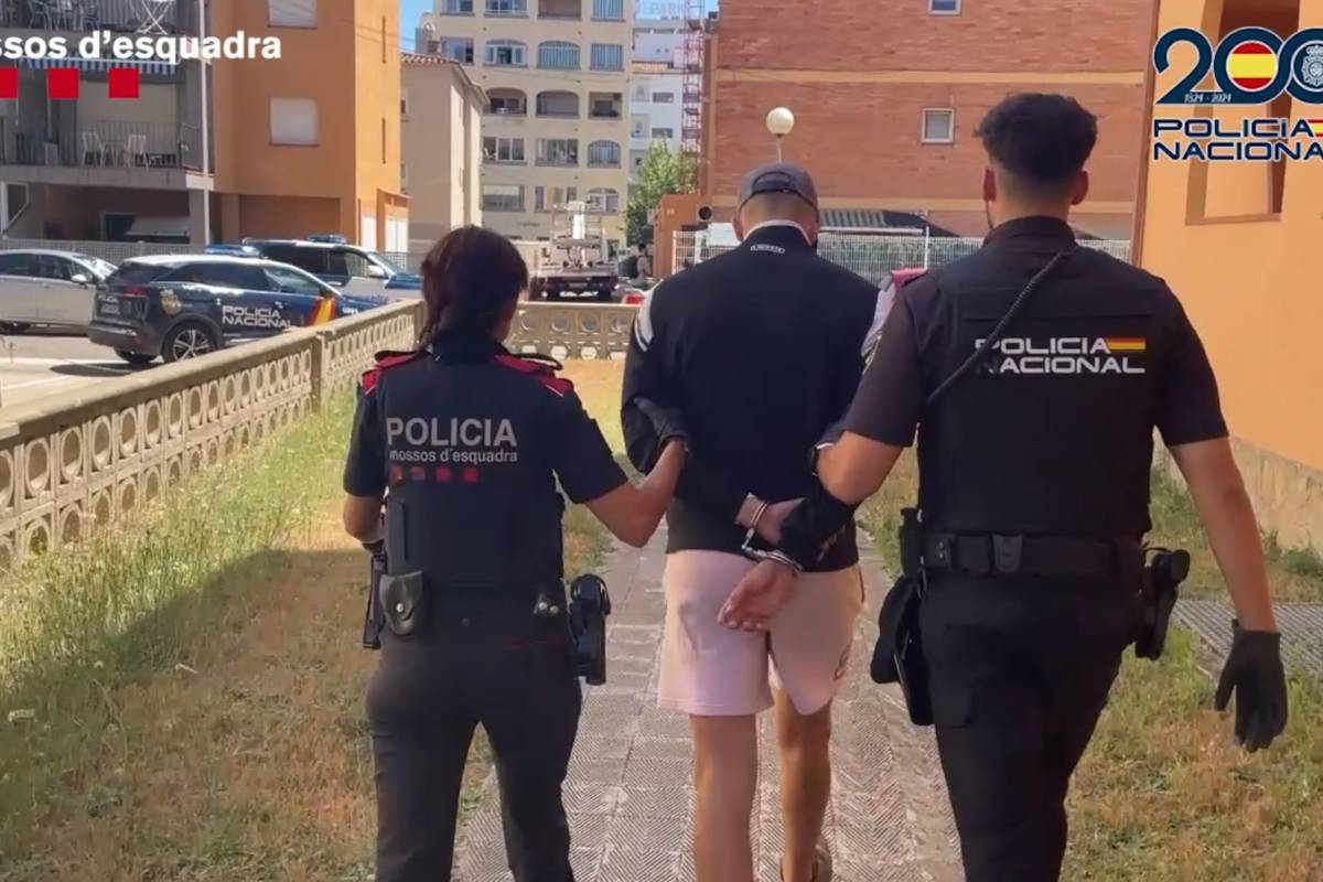 Detingut un estudiant d'informàtica a Roses per fer ciberatacs