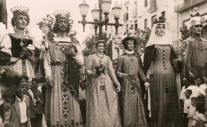 Casament de la Toneta i en Maneló, el 27 de juliol de 1950 - Ajuntament de Mataró Casament de la Toneta i en Maneló, el 27 de juliol de 1950