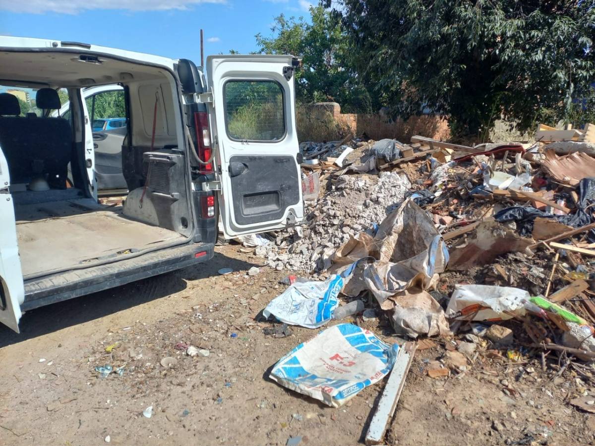 La Guàrdia Urbana de Balaguer enxampa una empresa abocant runa de manera il·legal
