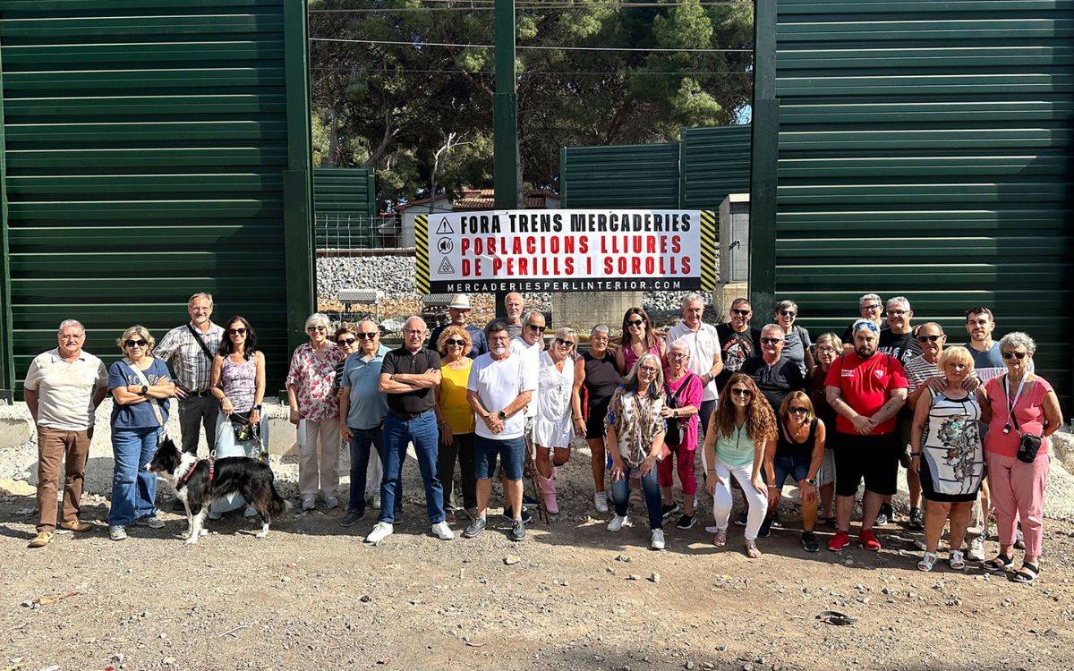 Ajuntament i veïnat de Roda de Berà reclamen l'aturada immediata de la instal·lació de pantalles acústiques