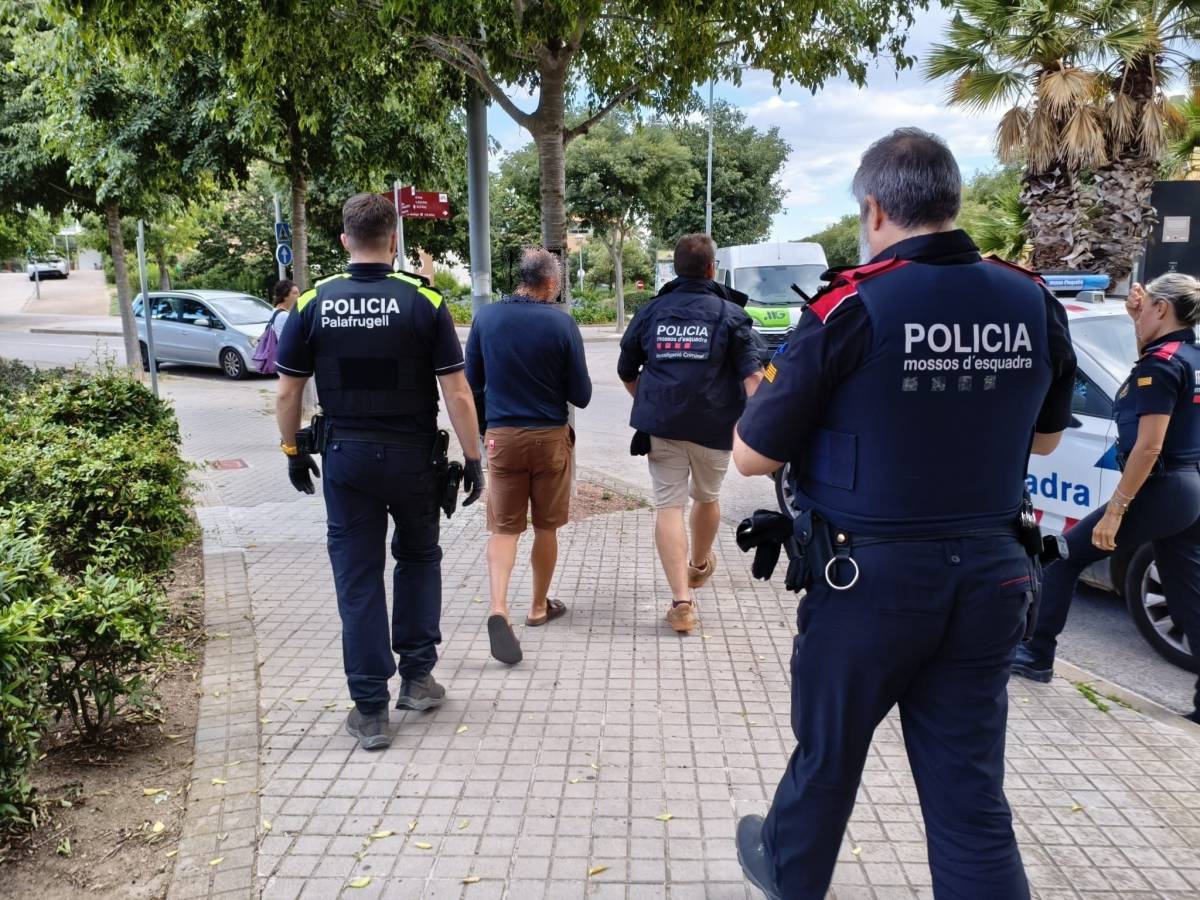 Detenen a un home per 46 delictes contra estrangers i falsificació de lloguers a Palafrugell 