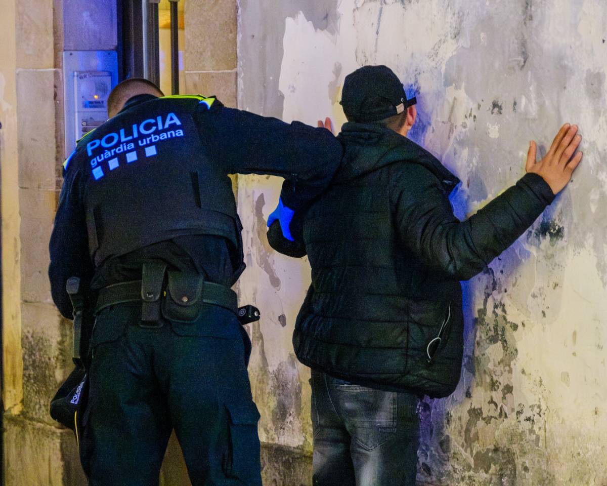 Enxampen un home amb 13 quilos de cocaïna a la maleta en la zona de Sagrada Família