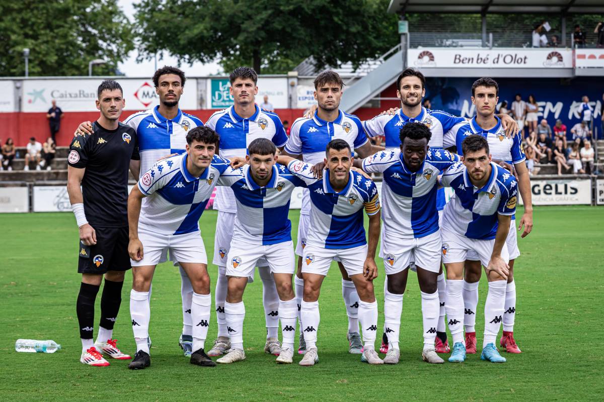 L'onze inicial de Ferran Costa a Olot - CES