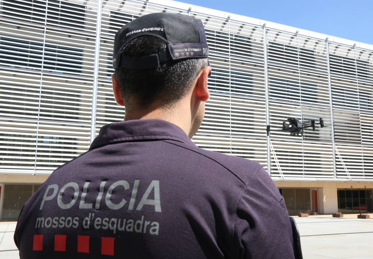 Cada cop hi ha més vols irregulars de drons: una tendència que alerta als Mossos
