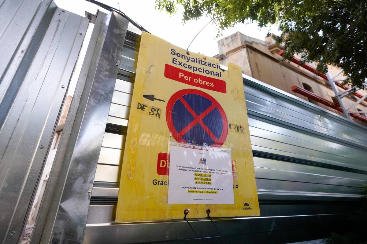 L`edifici del Toc al 2 inicien el procés de demolició - David Chao L`edifici del Toc al 2 inicien el procés de demolició