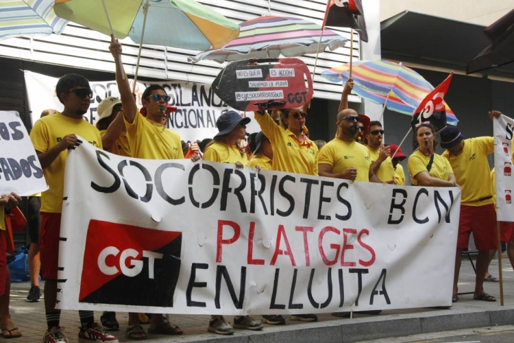Els socorristes de Barcelona neguen converses amb l'Ajuntament i mantindran la vaga fins que negociï