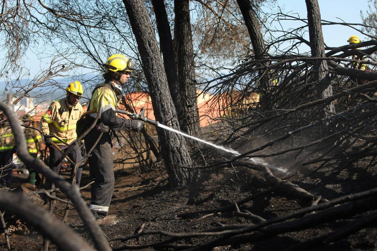 Els Bombers de la Generalitat de Catalunya es juguen la pell en desenes d’incendis 