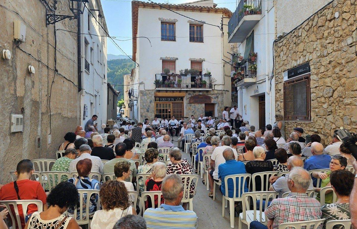 Paüls estrena un nou local per a la gent gran