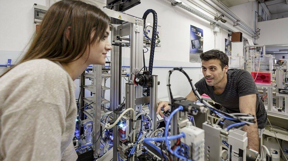 Educació millora les xifres de les places d'FP: 81.000 assignacions ja fetes en ple estiu