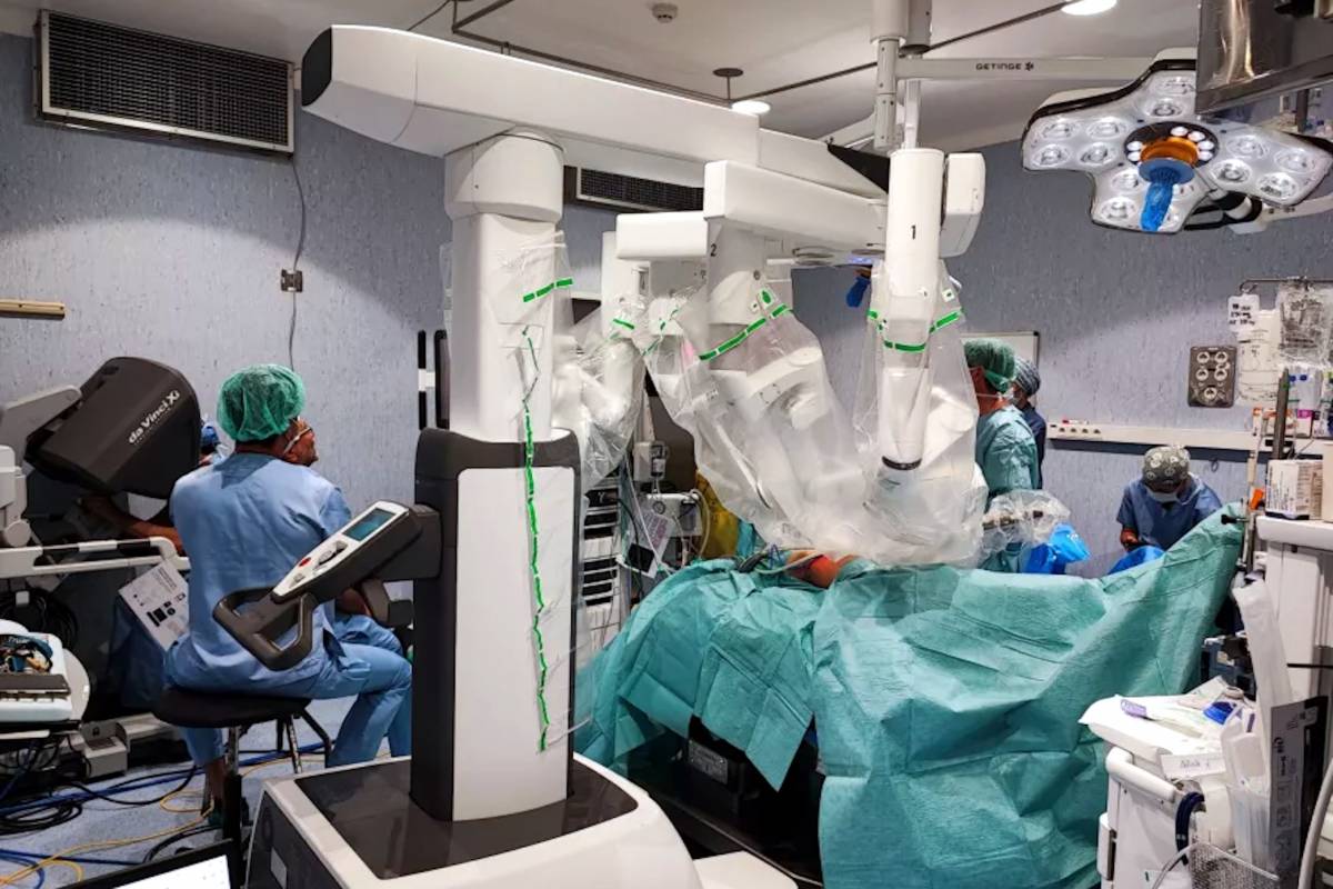 El Trueta és el primer hospital públic de fora de Barcelona a fer servir la cirurgia robòtica en infants