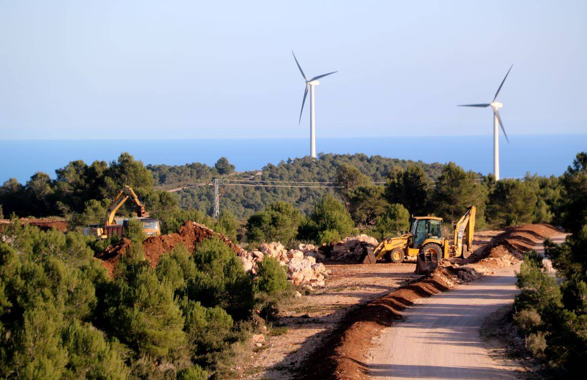 La promotora del parc eòlic les Colladetes del Perelló obre a inversions privades un projecte per repotenciar la central