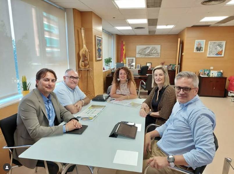 Reunió Govern-Mercadona a Montcada - Cedida