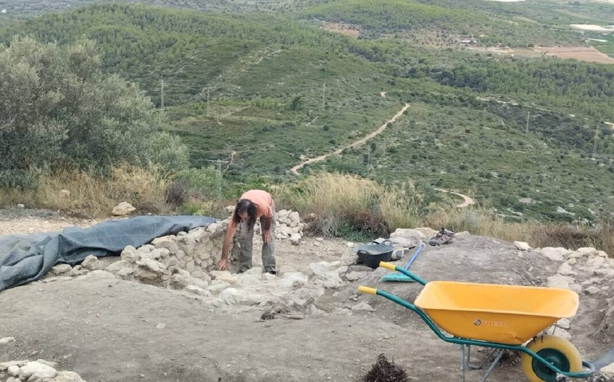 Els arqueòlegs avancen en la investigació de la proto-història al poblat de la Cogula, a Ulldecona