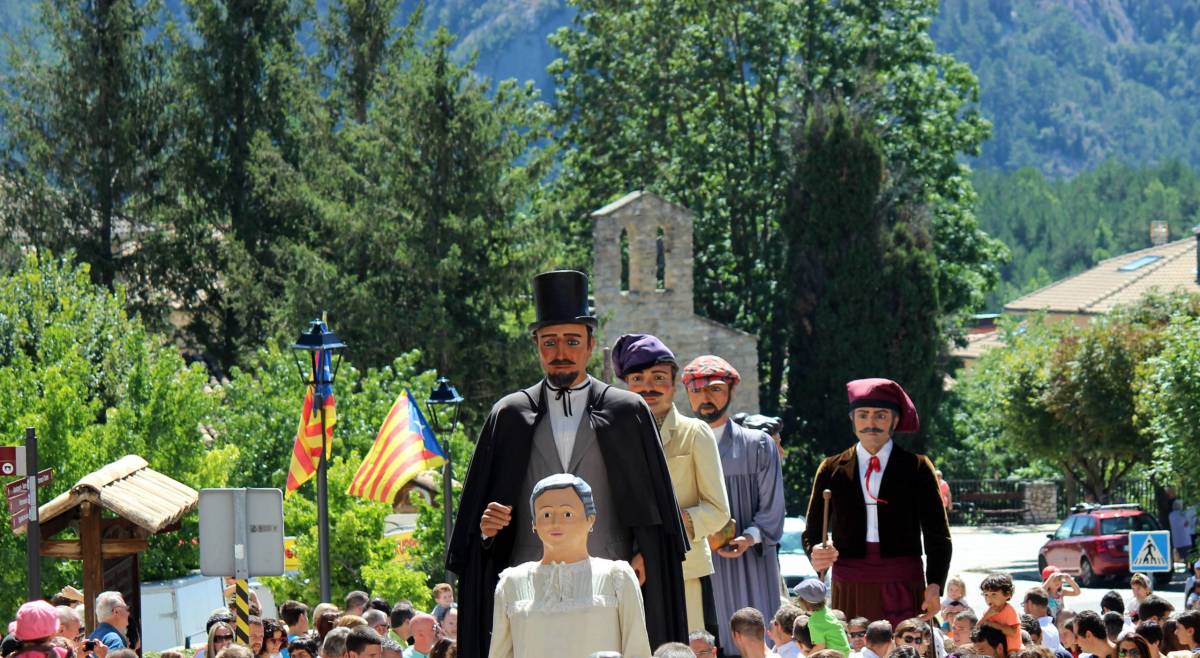 Sant Llorenç de Morunys es vesteix de festa major aquests dies