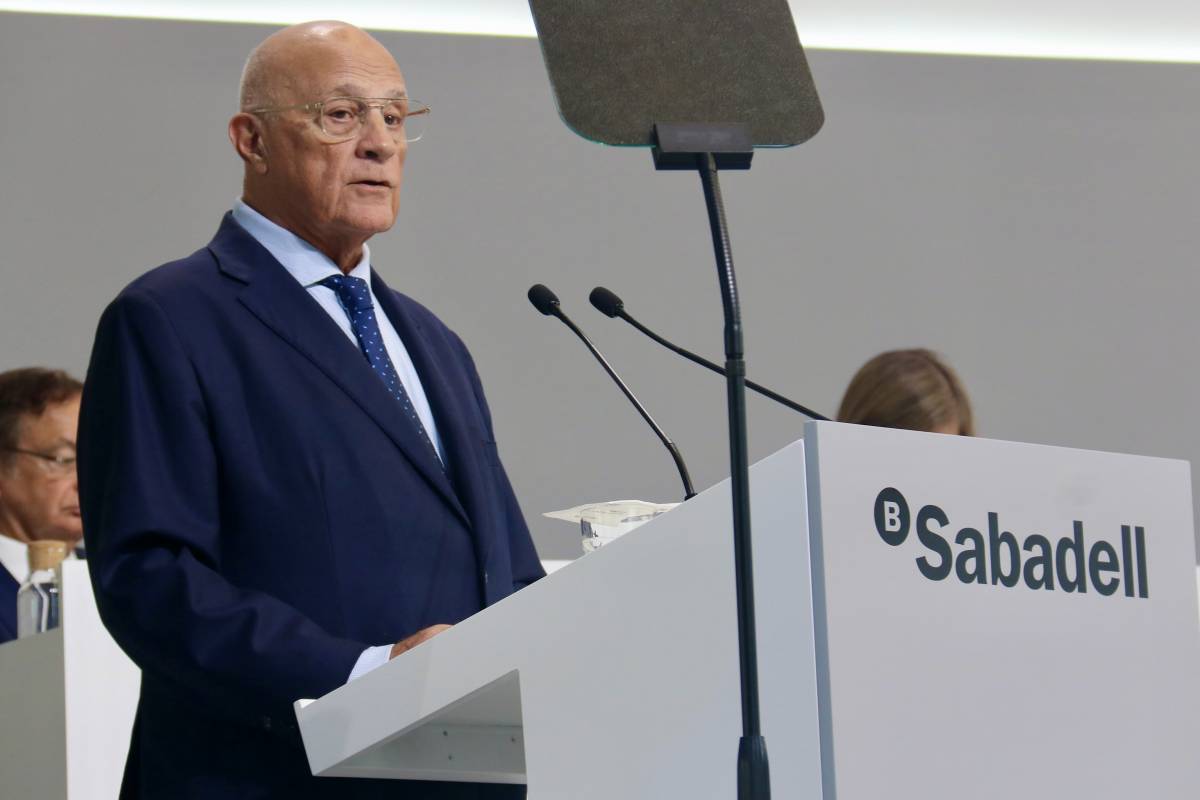 L'opa es complica: els accionistes del Sabadell aproven la venda de TSB i el repartiment de dividends extraordinari