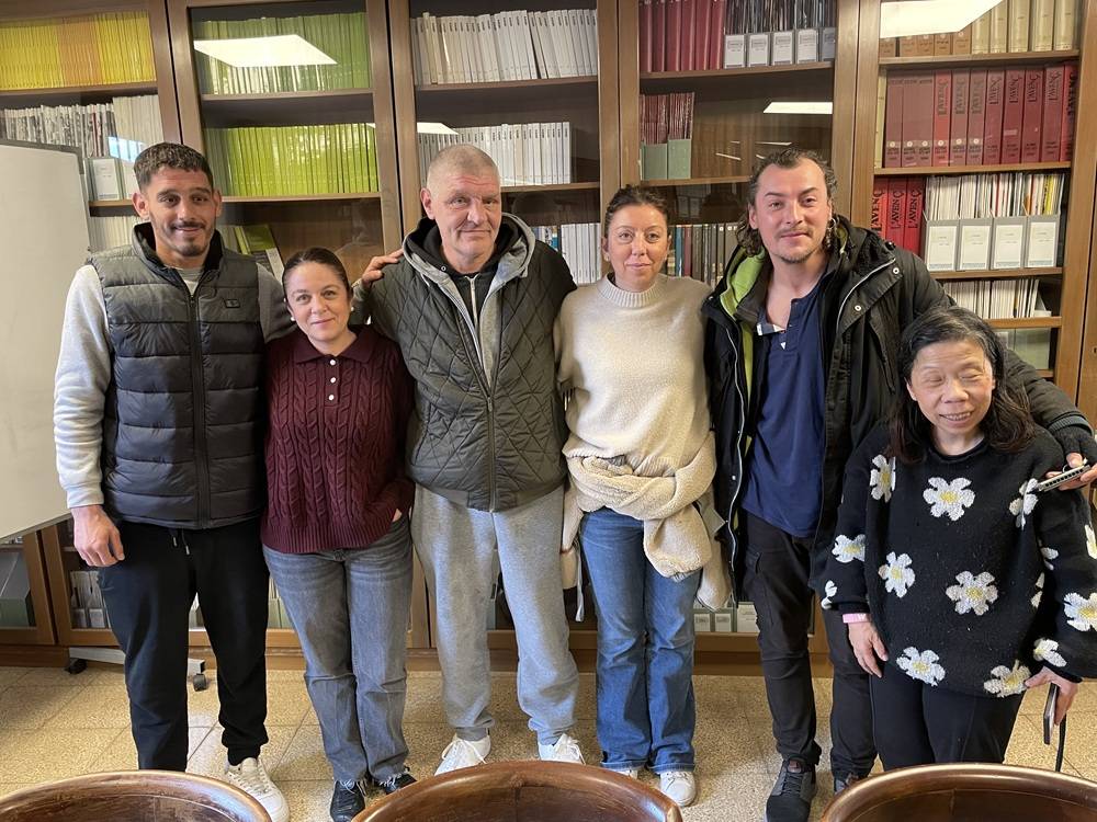 Alumnes de les classes de català vinculats a Salut Sense Sostre - Ateneu Barcelonès Alumnes de les classes de català vinculats a Salut Sense Sostre