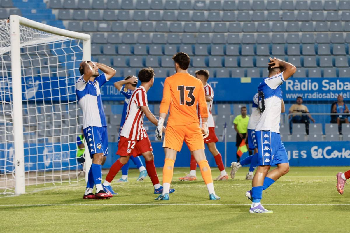 El CE Sabadell perdona i acaba empatant a zero davant de l'Atlético Madrileño