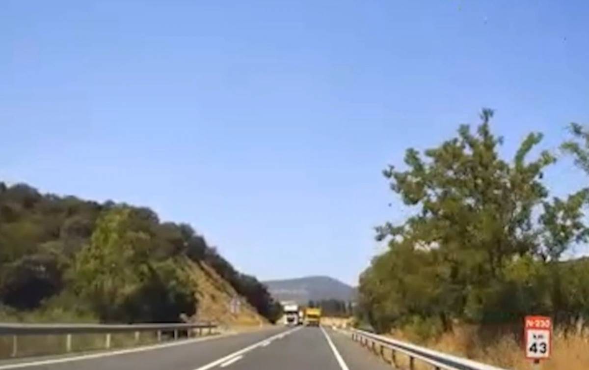 Detingut un camioner de Lleida per un avançament perillós a la N-230