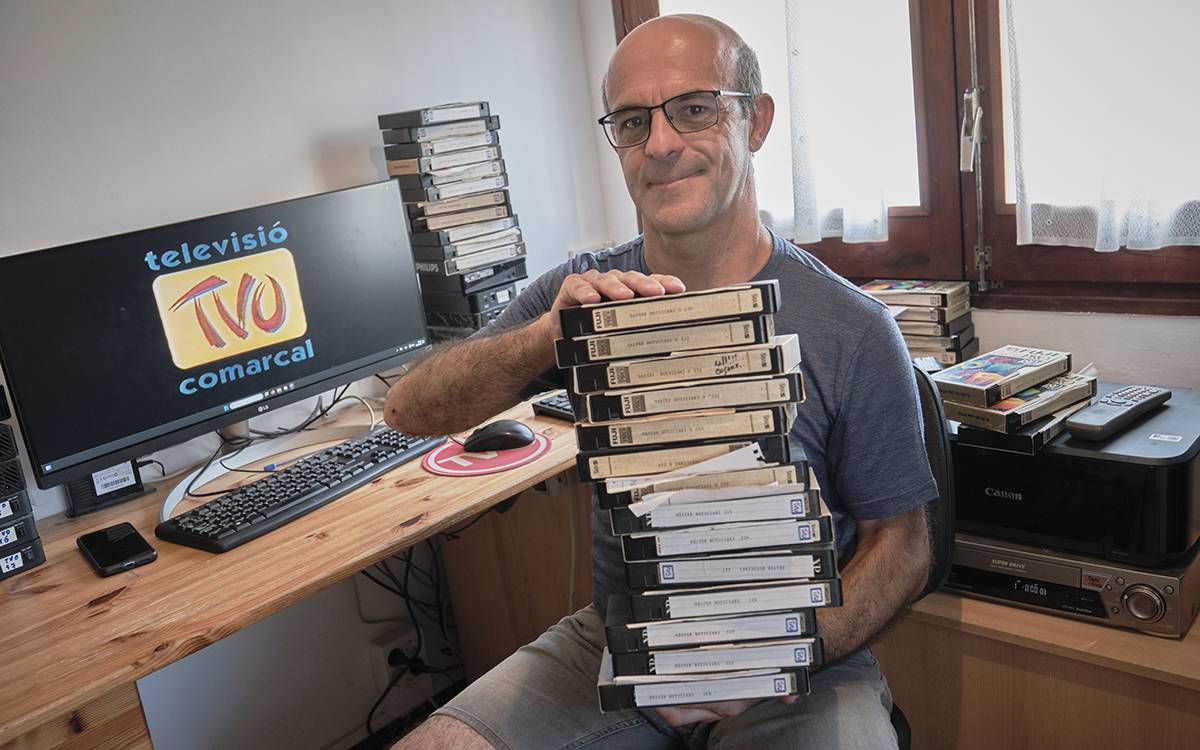 Digitalitzen el fons de Televisió d'Osona: «És el testimoni de tres dècades de la societat osonenca»