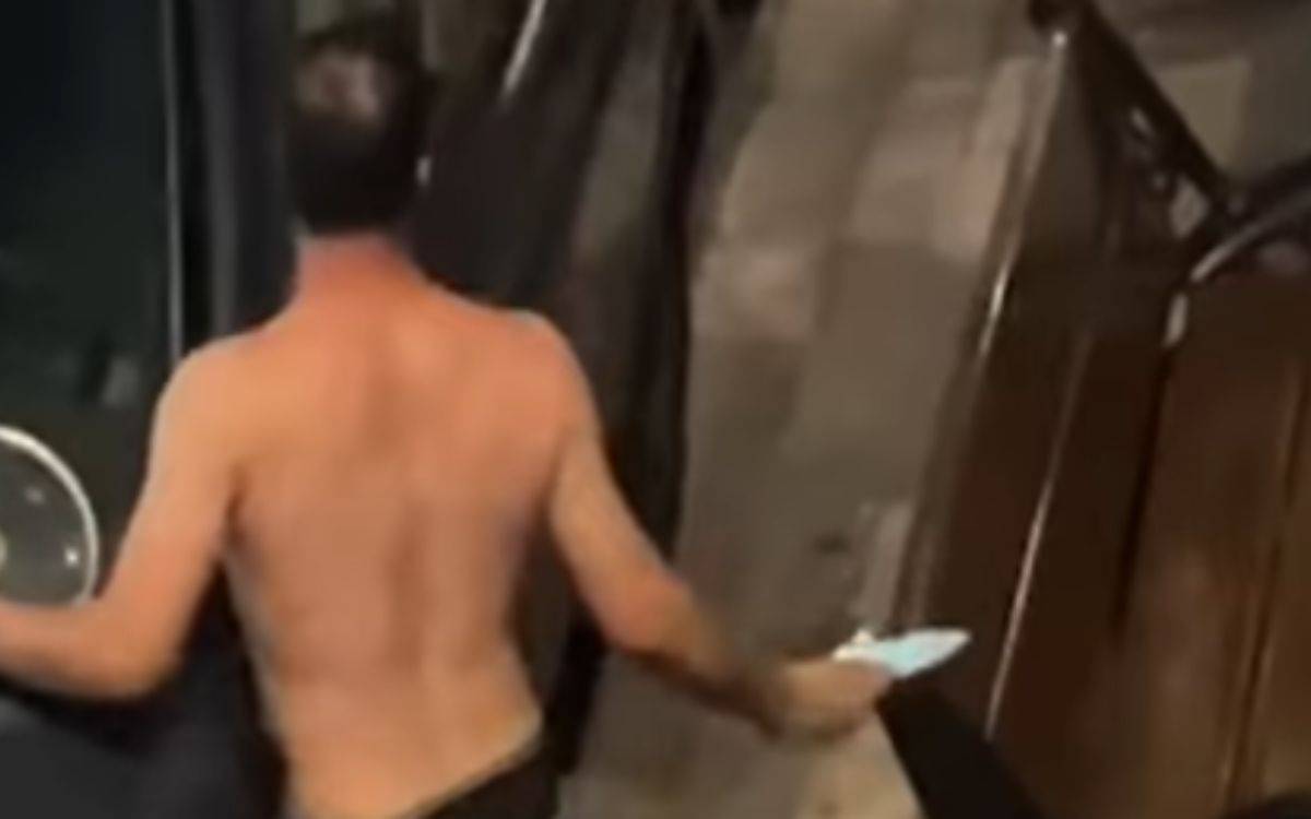 Un home molt violent i amb un ganivet de grans dimensions causa el pànic a Tarragona