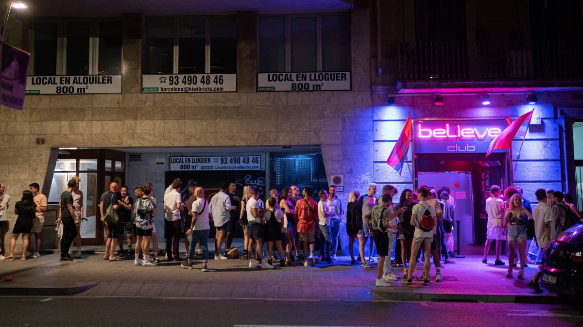 Obrir discoteques a centres comercials o zones universitàries: la via que estudia Barcelona
