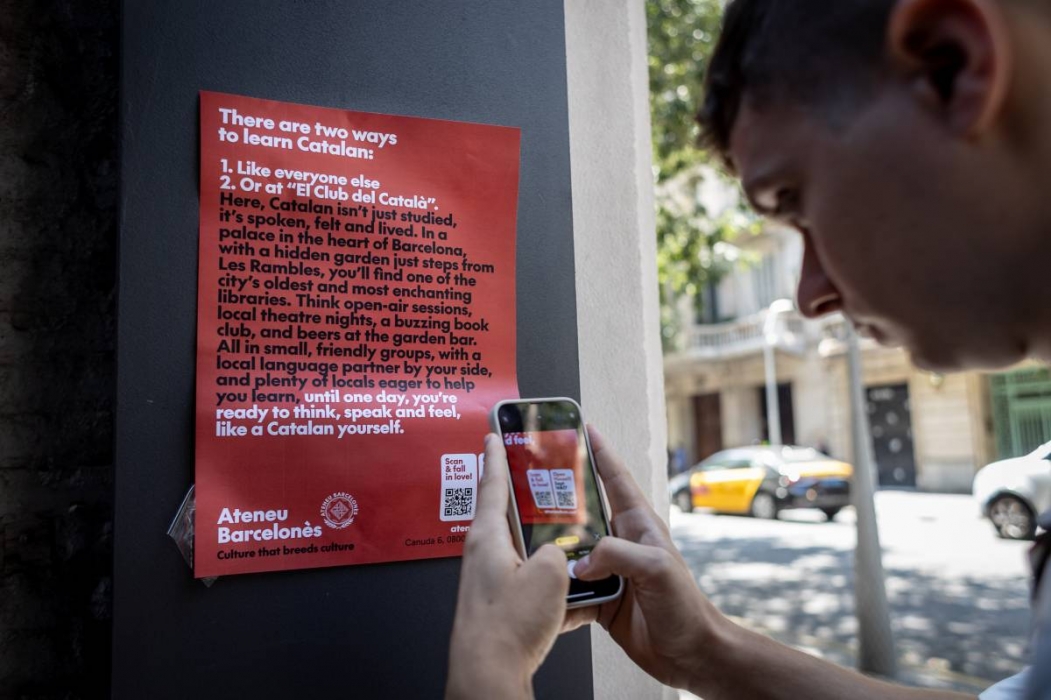 Objectiu «expats»: la via no convencional de l'Ateneu per fer que els nouvinguts parlin català