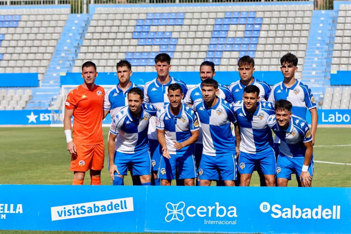 L`onze inicial de Ferran Costa davant de l`Atlètic Balears - Juanma Peláez L`onze inicial de Ferran Costa davant de l`Atlètic Balears