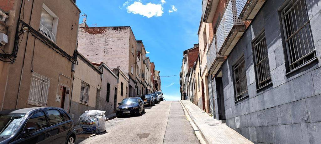 Endesa embelleix la xarxa elèctrica aèria de baixa tensió al carrer de Viladecavalls