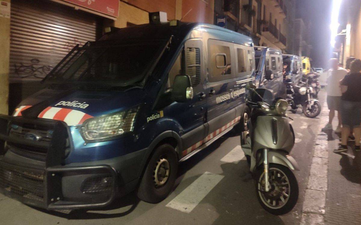 Cinc denunciats per tinença de drogues i un per dur una arma blanca en un local d'oci de Tarragona