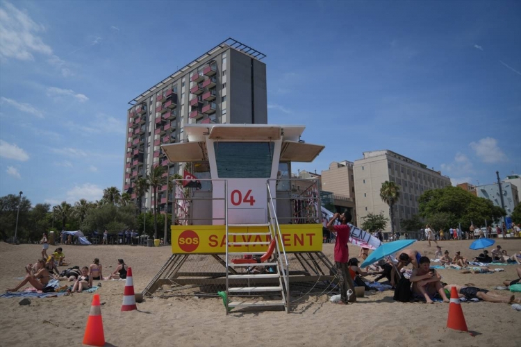 L'Ajuntament de Barcelona descarta tancar cap platja per la vaga de socorristes