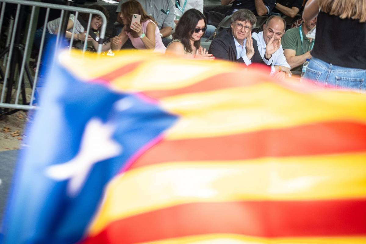 Carles Puigdemont, del Govern alternatiu a la necessitat d'omplir el cistell a Madrid