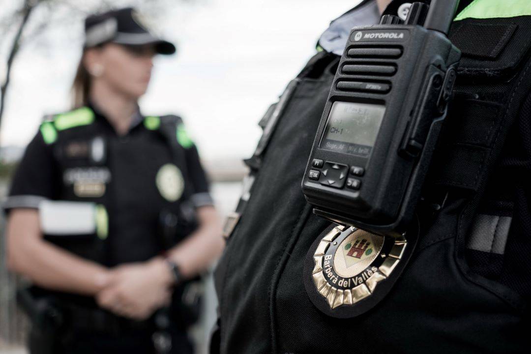 Detinguts dos lladres mentre robaven en un habitatge a Barberà del Vallès