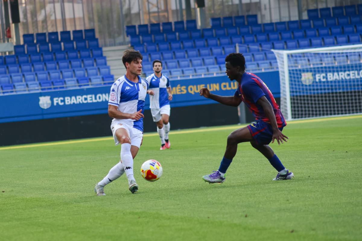 Ripoll, en un instant del partit - V. Castillo