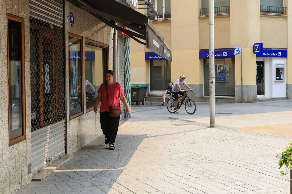L`onada de calor a Sabadell aquest diumenge - VÍCTOR CASTILLO L`onada de calor a Sabadell aquest diumenge