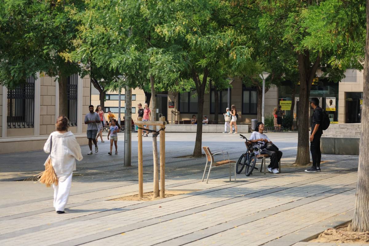 L`onada de calor a Sabadell aquest diumenge - VÍCTOR CASTILLO L`onada de calor a Sabadell aquest diumenge